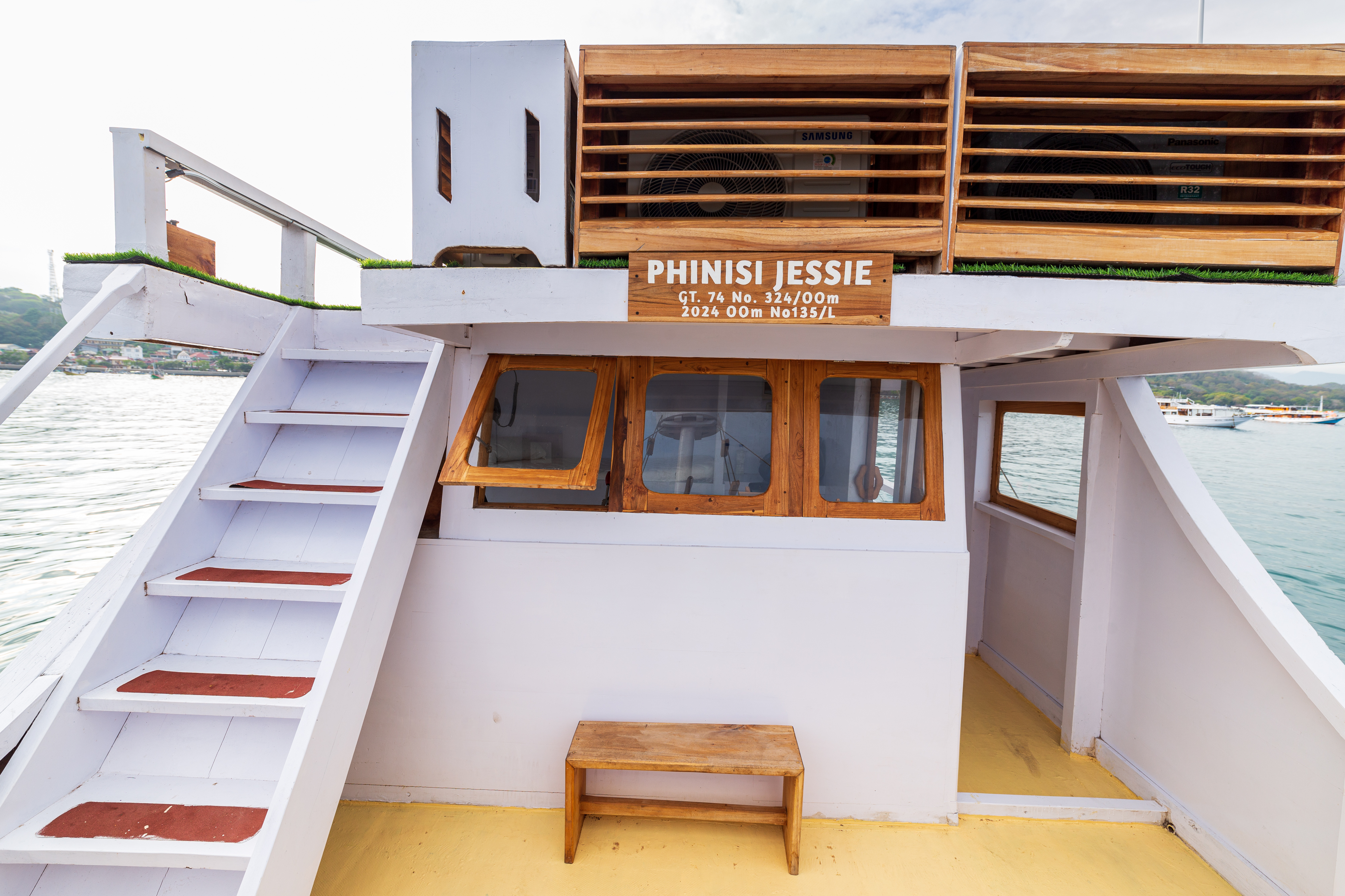 Phinisi Jessie nameplate