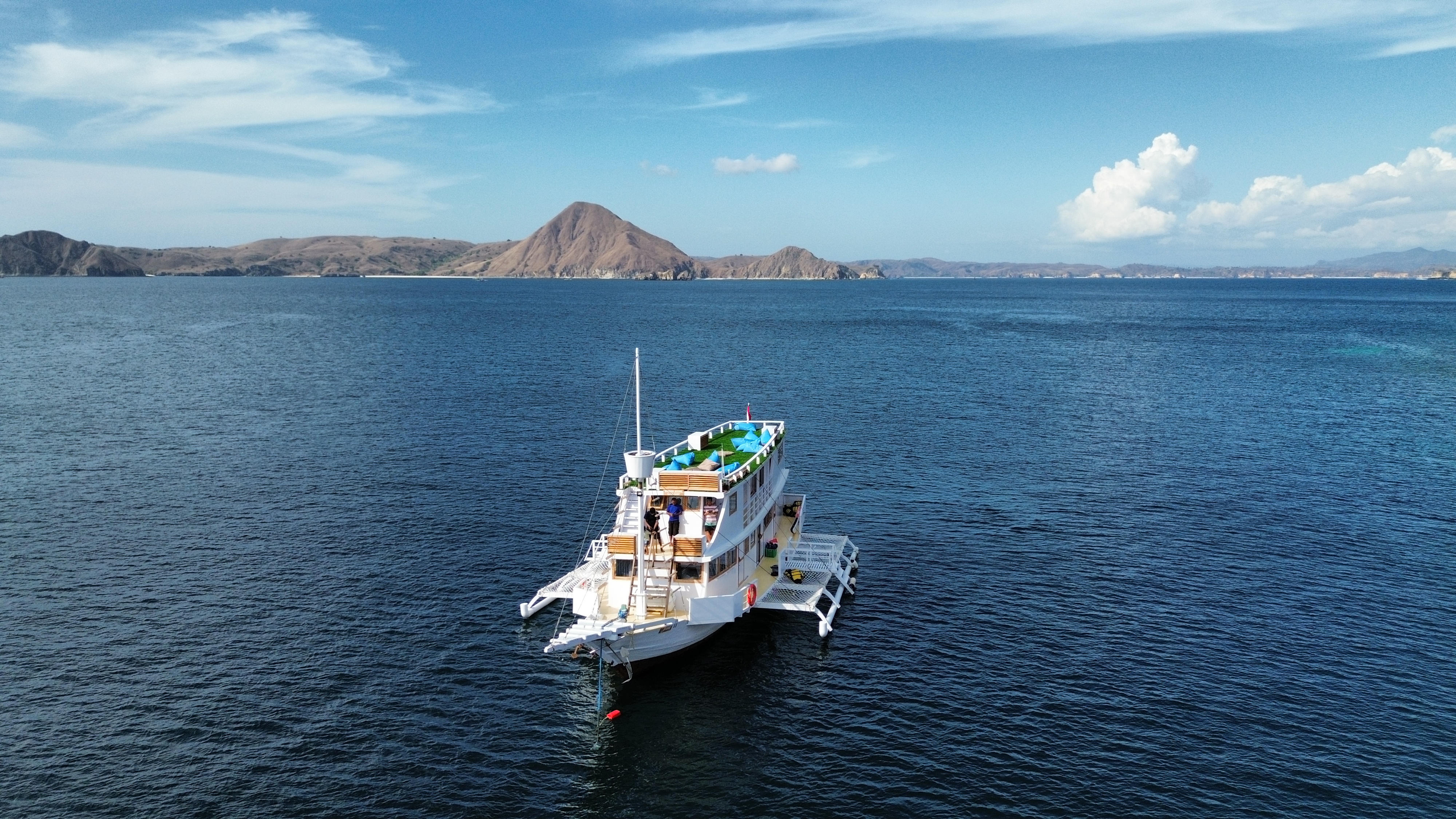 Phinisi Jessie at sea